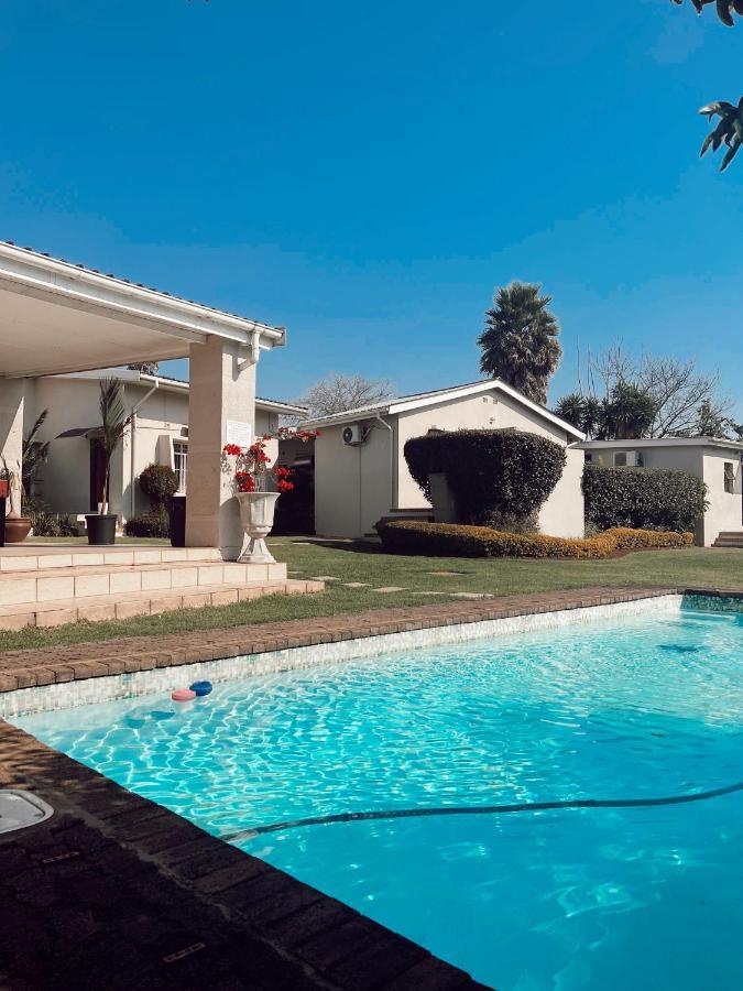 Coco Lodge Mthatha Buitenkant foto
