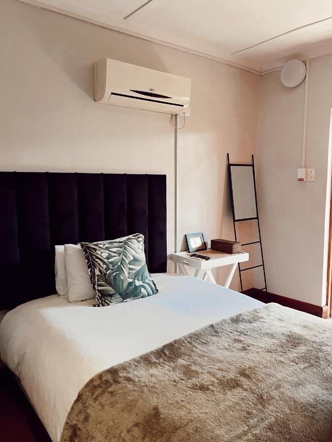 Coco Lodge Mthatha Buitenkant foto