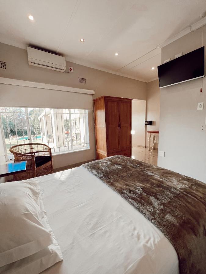 Coco Lodge Mthatha Buitenkant foto